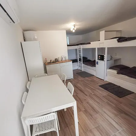 Hostal Greenfield *